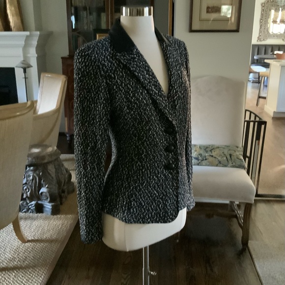 St John jacket - Picture 2 of 4